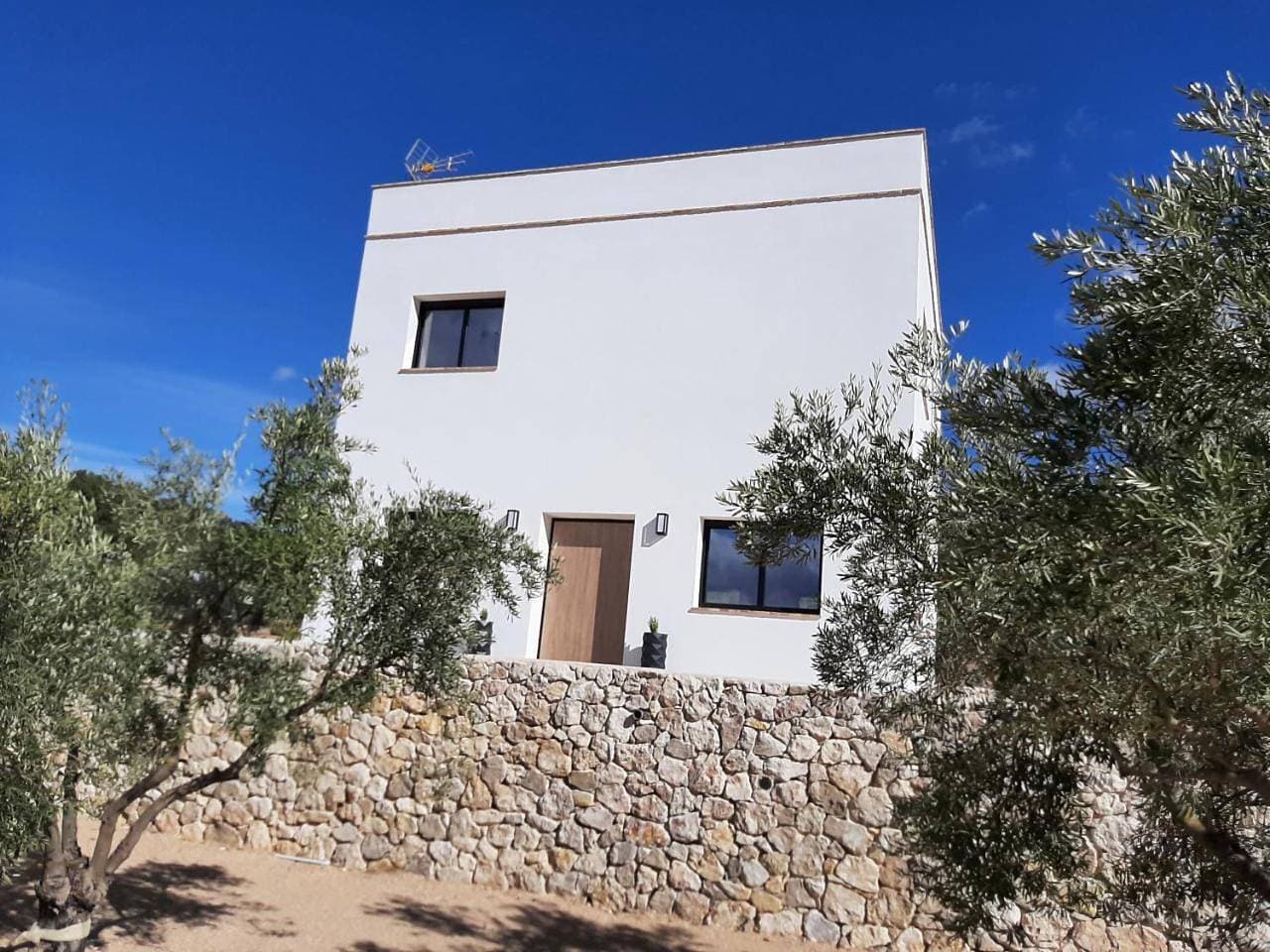 Foto 7 von 32: Three-Bedroom House