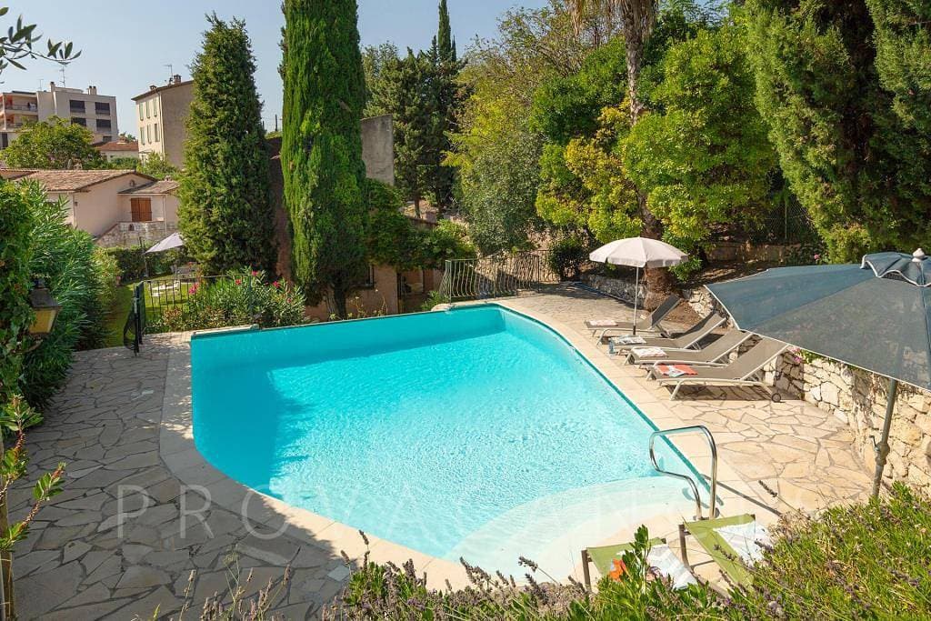 Foto 8 von 70: Schönes Ferienhaus mit Pool 100 m vom Zentrum von Vence