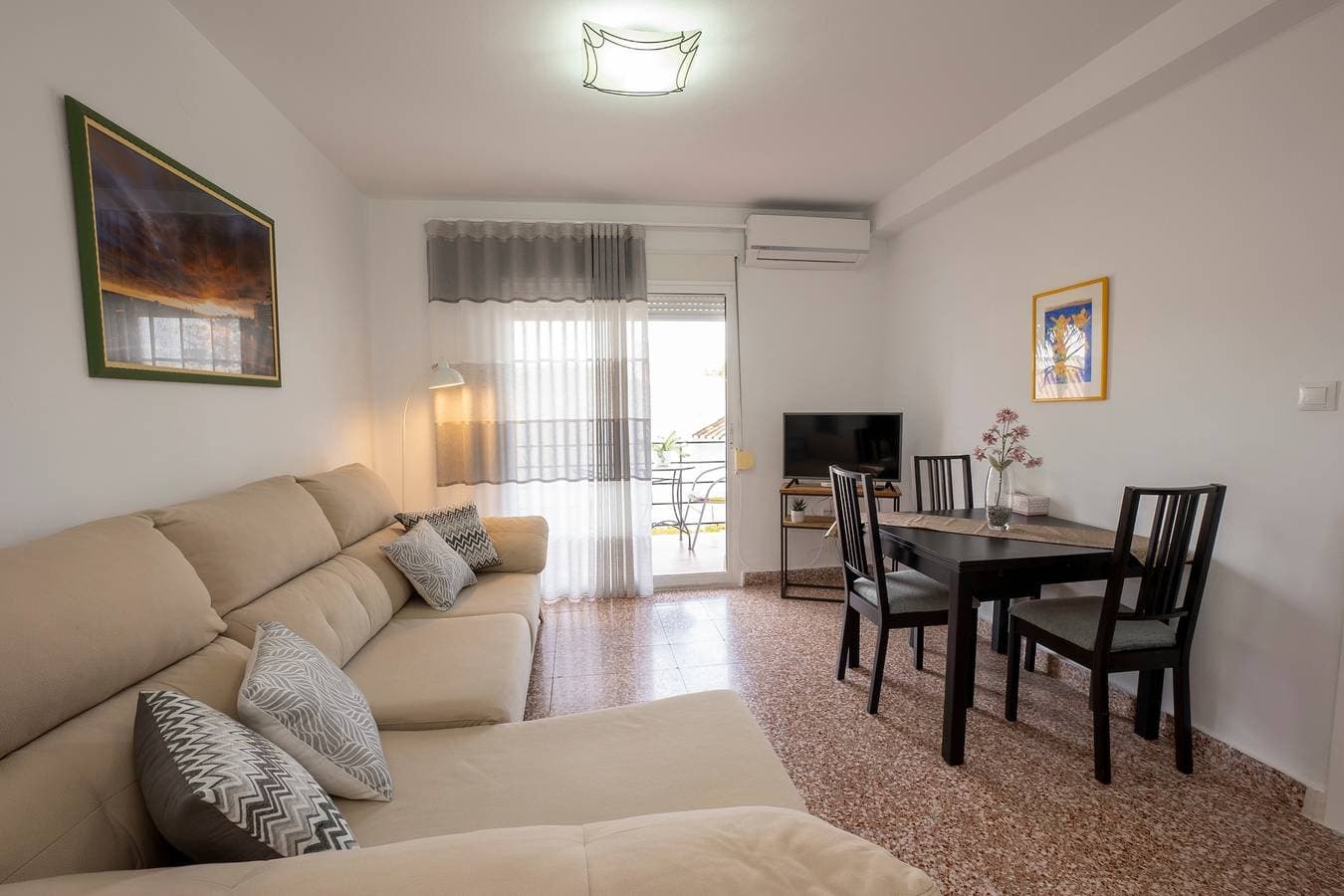Foto 5 von 19: Ferienwohnung "Loli" mit Gemeinschaftspool, privater Terrasse und WLAN