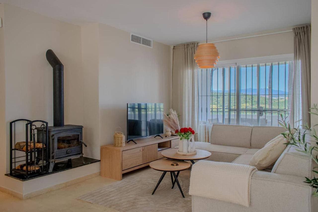 Luxurious 2 BR apartment with pool 1