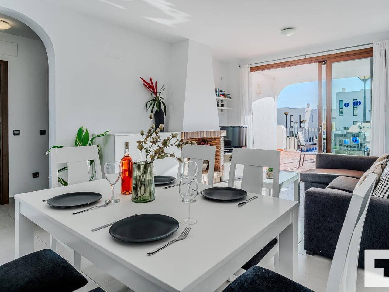 Foto 10 von 35: Moderne Villa mit Pool, Terrasse & WLAN, 200m vom Strand in Calpe, Costa Blanca