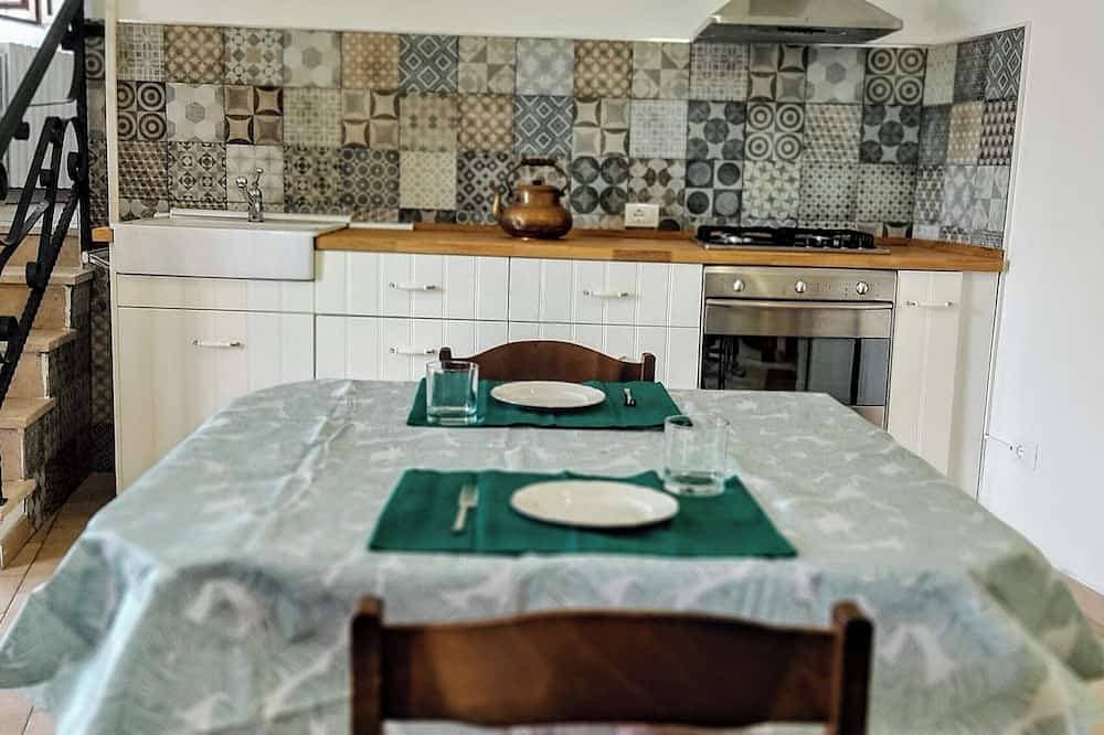 Foto 7 von 14: Experience authentic Abruzzo! Fedora's House in Capestrano, your ideal retreat.