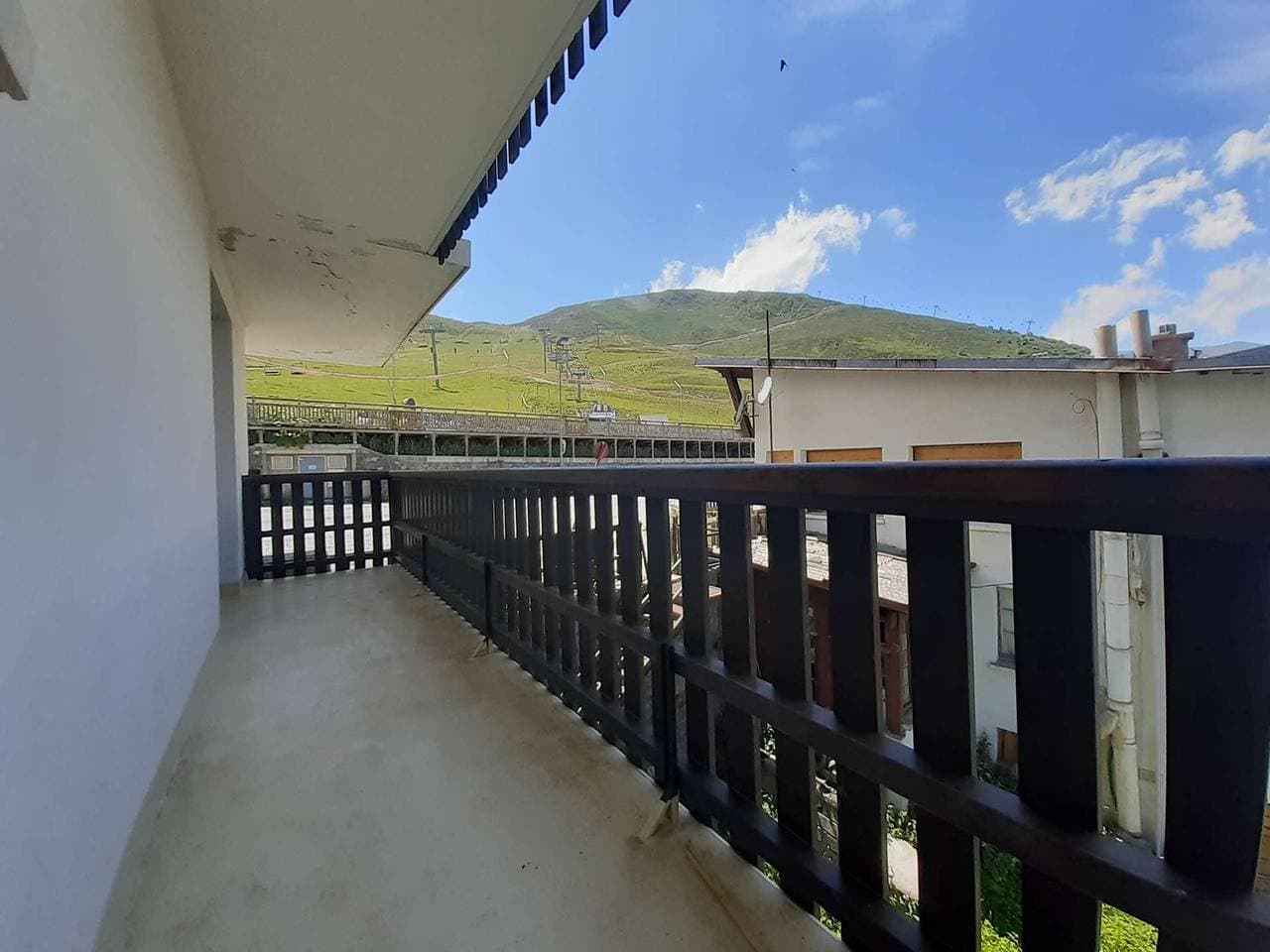 Foto 7 von 10: Spacious Studio, Sleeps 4 - Ski-In/Ski-Out, Balcony with Mountain Views, Fully Equipped Kitchen