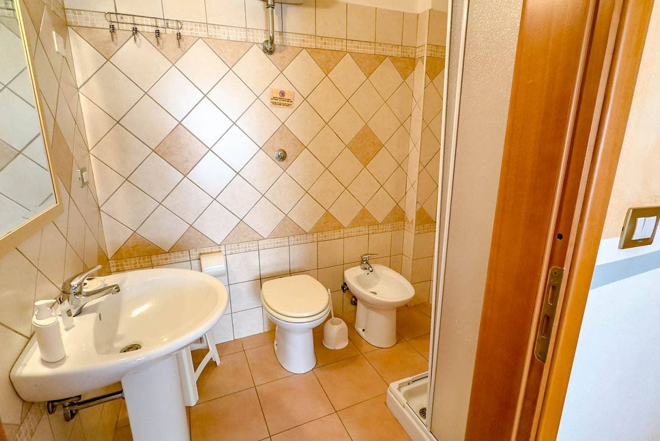 Foto 5 von 12: Su Recreu 'E Mare 201- Dreibettzimmer