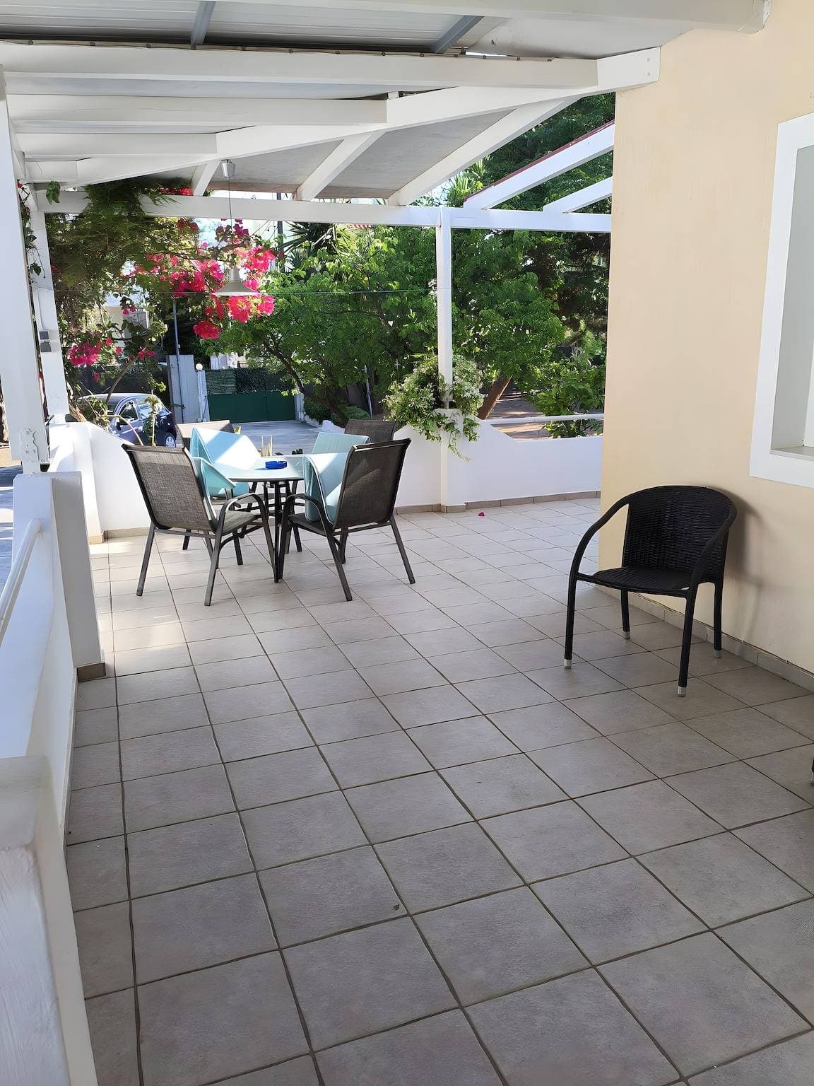 Foto 7 von 13: Ferienhaus „Nicks House By Zarkco“ mit privater Terrasse, WLAN und Klimaanlage