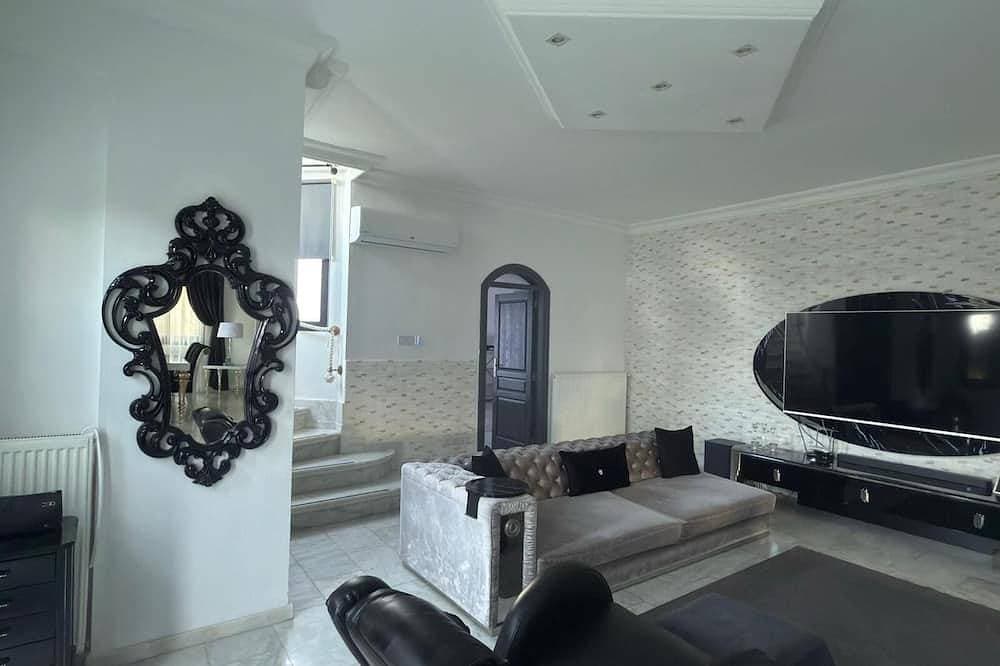 Foto 12 von 30: Geräumige Villa mit 4 Schlafzimmern, privatem Pool und großem Garten, Bellapais.