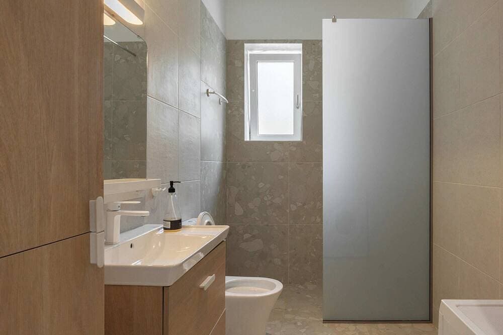 Foto 11 von 30: Countryside Villa with a Walk-in Free Form Pool