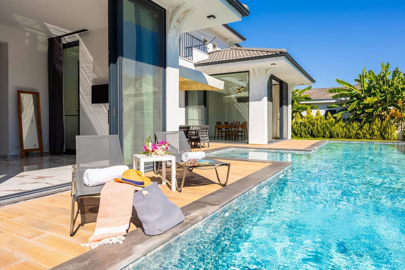 Foto 3 von 25: Villa für 8 Personen mit Garten
