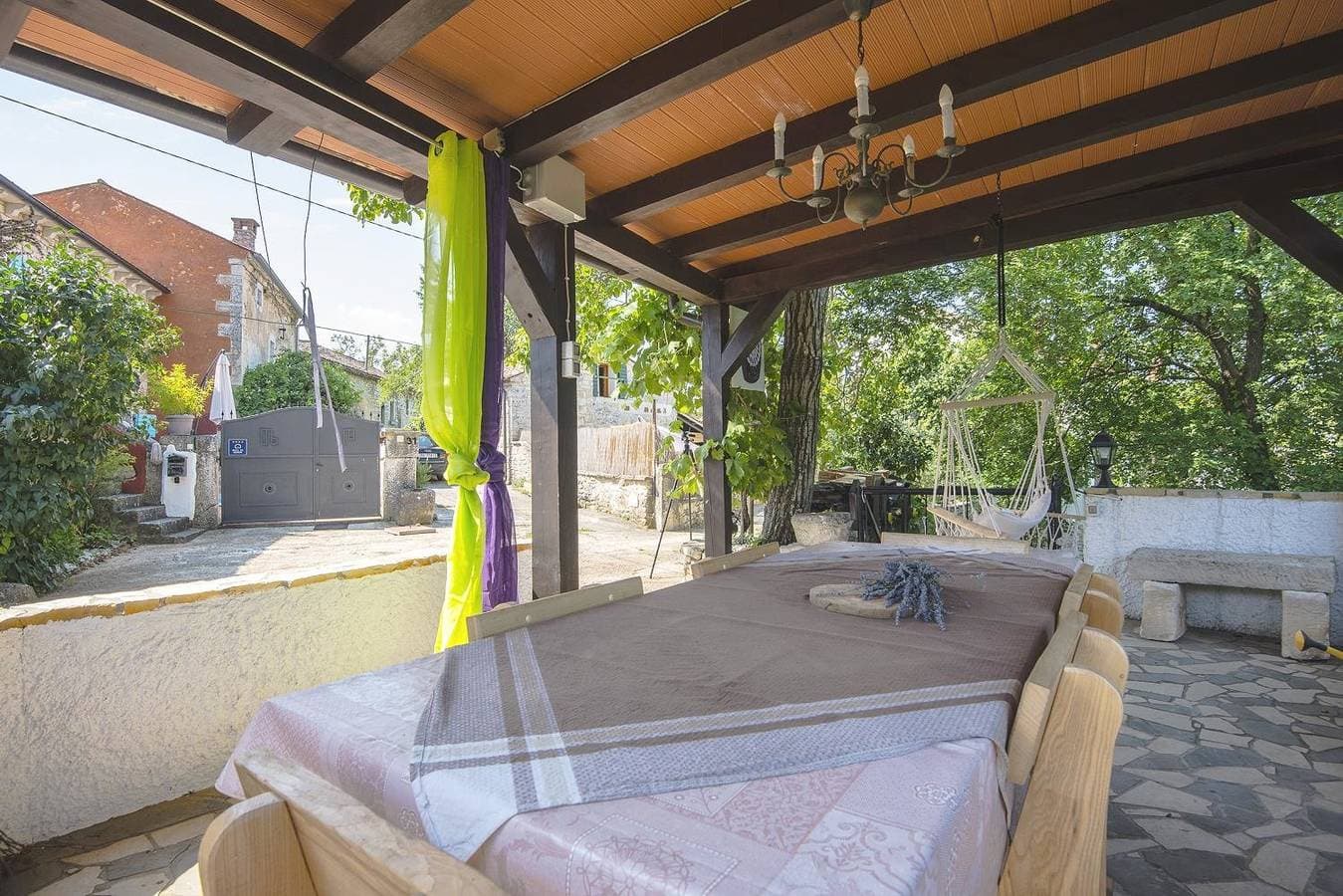 Foto 7 von 27: Traumhafte Steinvilla mit Privatpool, Dart, Sommerküche