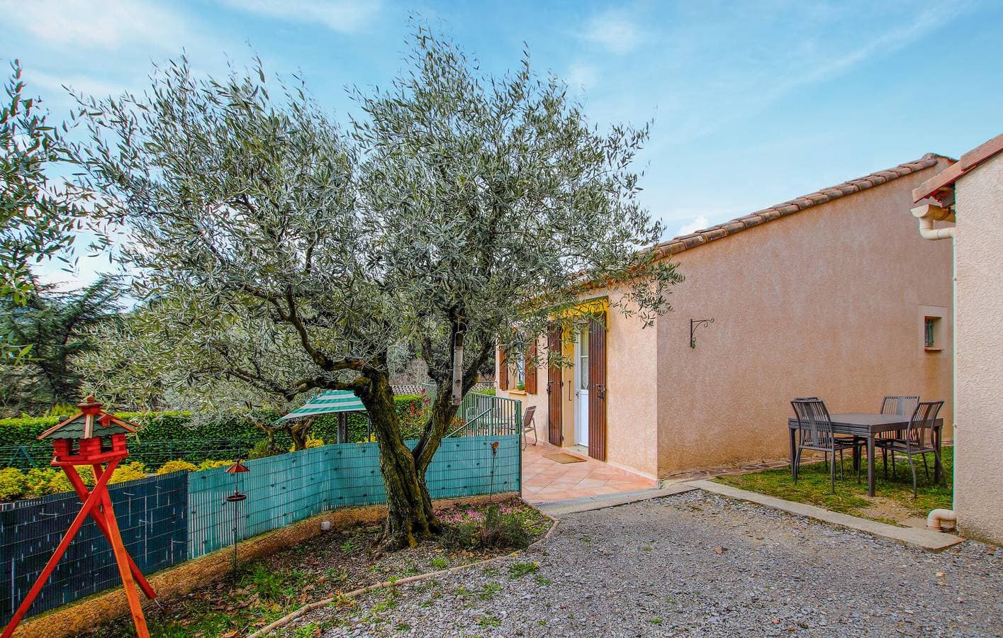 Gemütliche Wohnung mit Pool und Garten, nahe dem Stadtzentrum 1