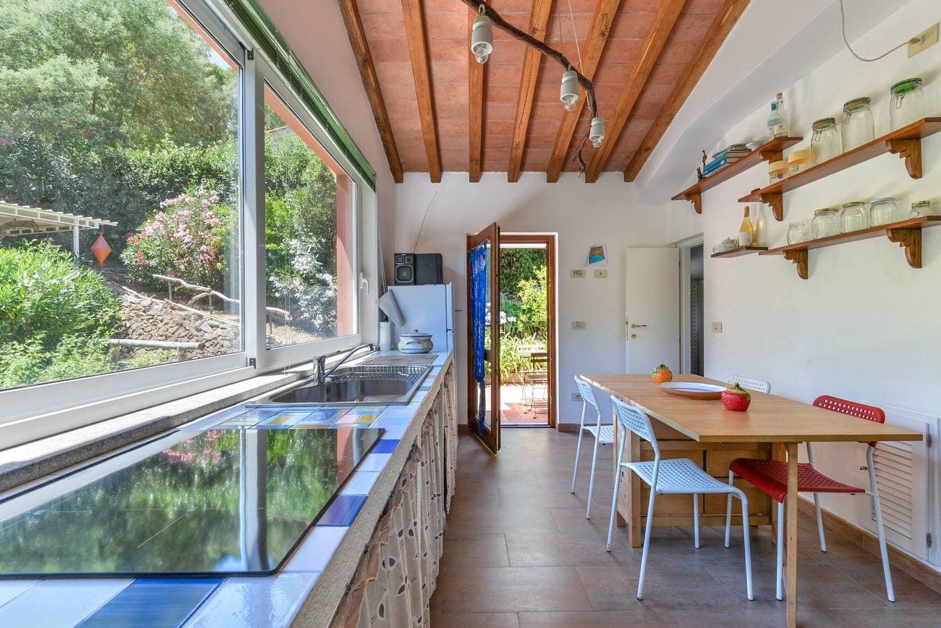 Foto 2 von 25: Villa 'I Fiori Redinoce' mit privater Terrasse, privatem Garten und Klimaanlage
