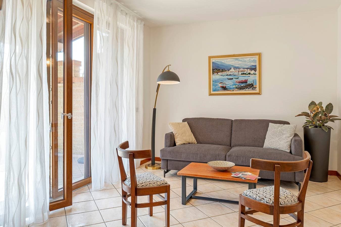 Foto 10 von 29: Ferienwohnung 'Katy Lake Rosmarino' mit privater Terrasse, WLAN und Klimaanlage