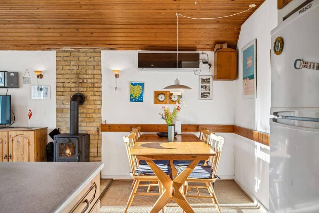 Foto 3 von 18: Authentisches Ferienhaus mit Reetdach und eingezäuntem Grundstück bei Ebeltoft