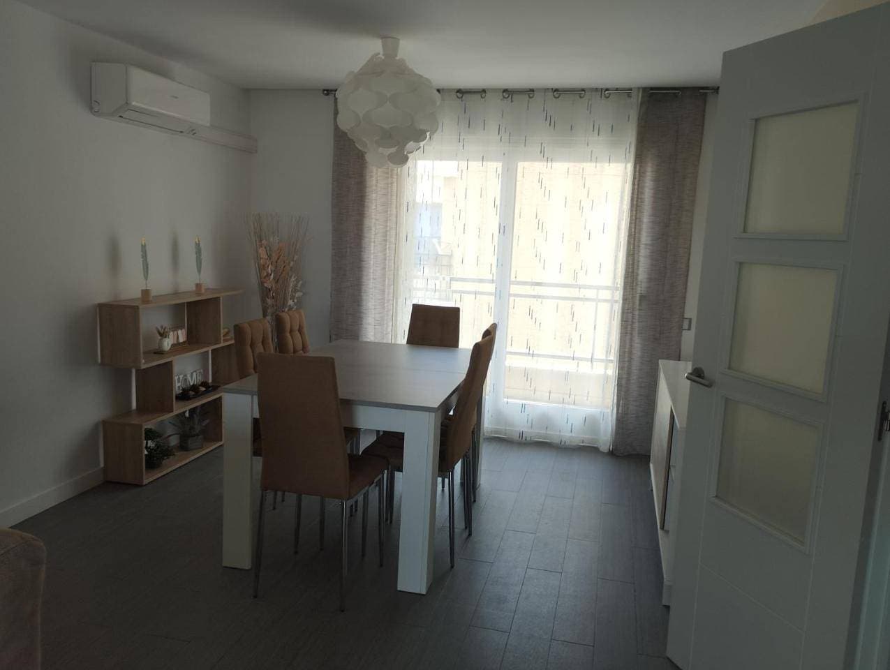 Foto 8 von 42: Three-Bedroom Apartment