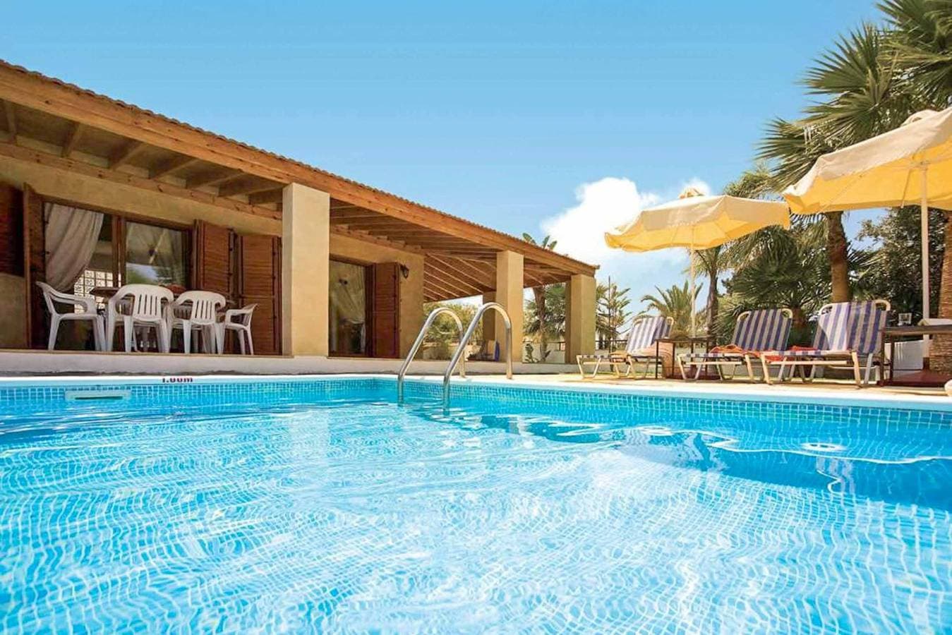 Foto 4 von 27: Villa Fostira