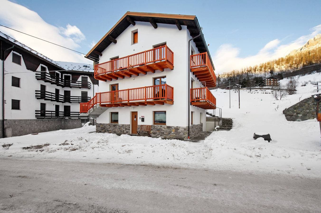 Foto 4 von 35: Ferienwohnung 'Le Rêve D'Emilie - Family House' mit Bergblick, Gemeinschaftsterrasse und WLAN