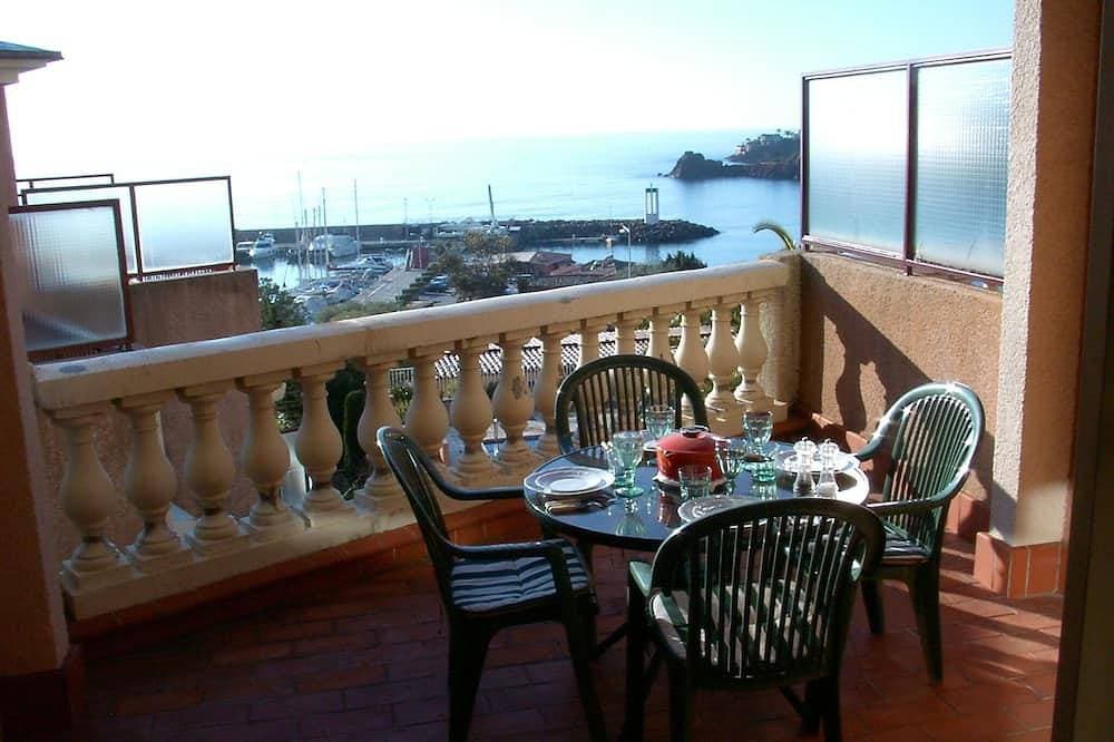 Große helle Wohnung mit Meerblick, 50 m vom Strandpool und Garage 1
