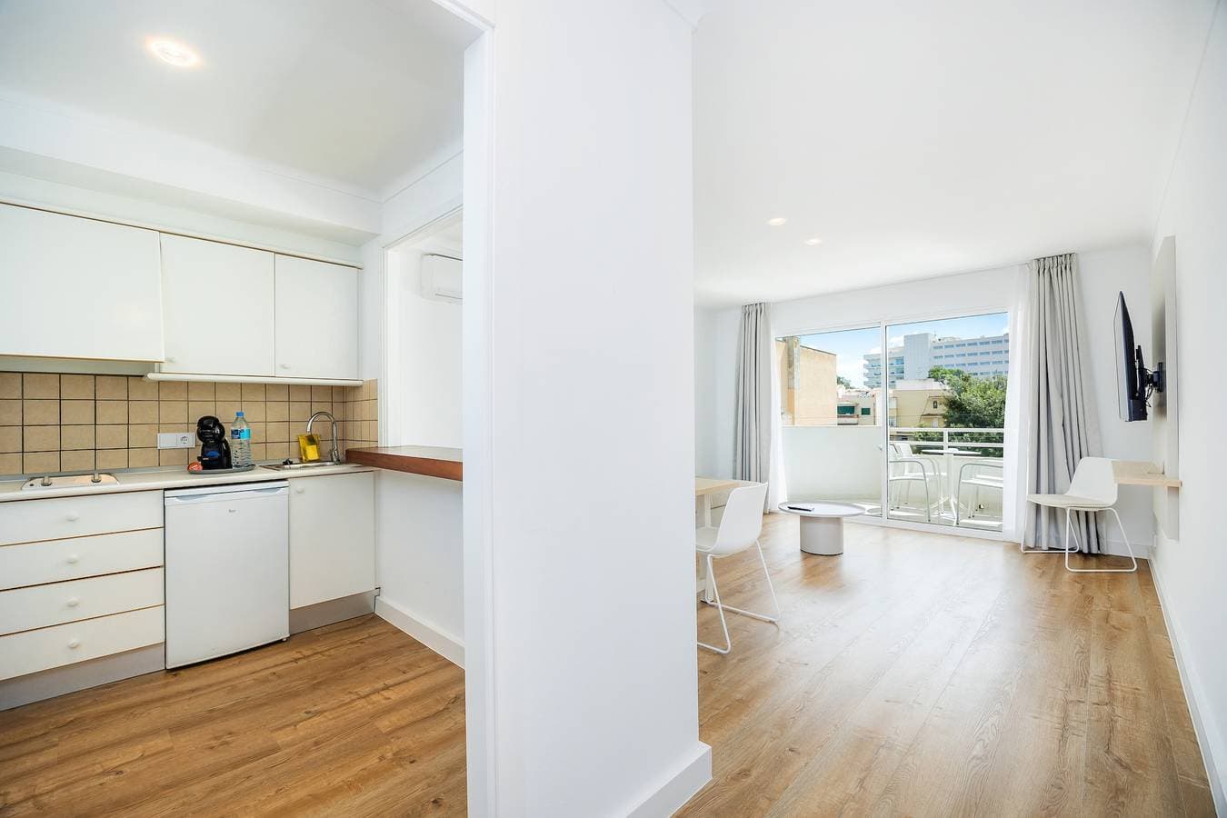Foto 8 von 29: Ferienwohnung 'Apartament Massanet 1c' mit Balkon, WLAN und Klimaanlage