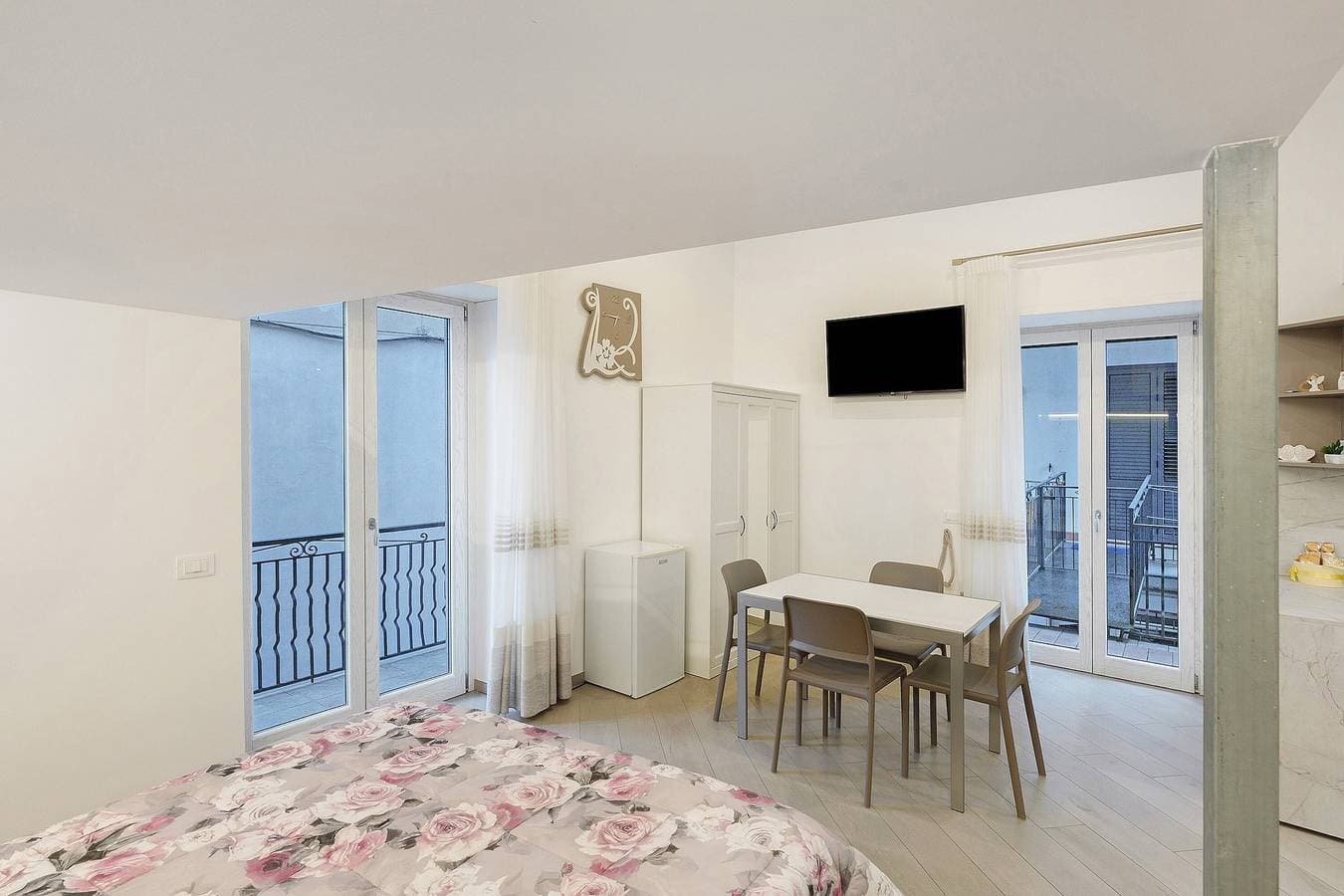 Foto 8 von 19: Ferienwohnung 'Casa Imperati' mit Bergblick, WLAN und Klimaanlage
