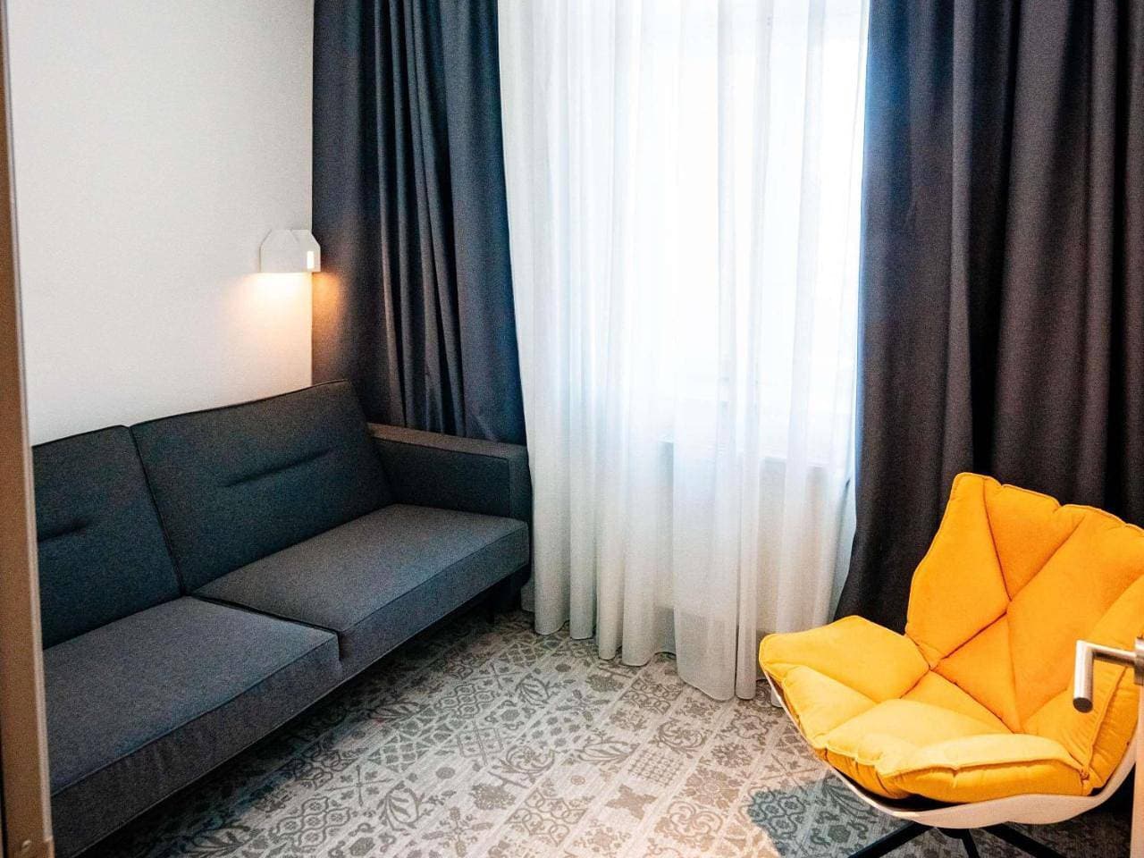 Foto 8 von 19: Family Suite with One Double Bed and Sofa Bed