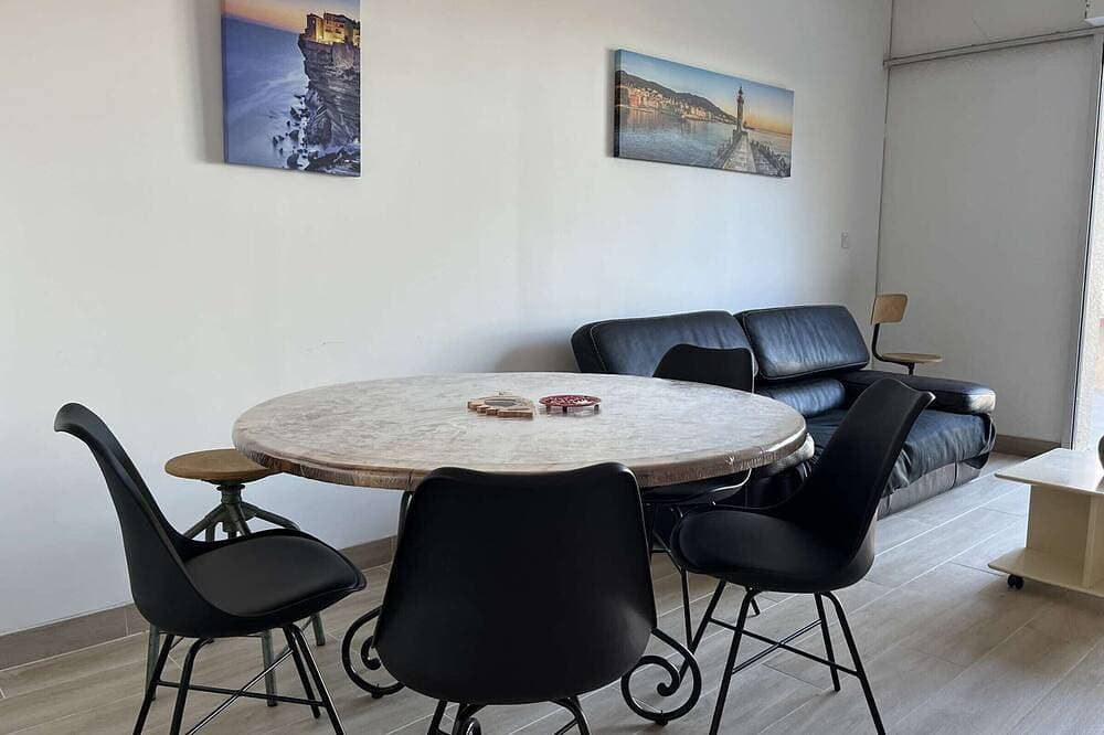 Foto 8 von 15: Duplex climatisé en bord de mer avec terrasse, jardin et parking, à 20m de la plage et commerces à pied