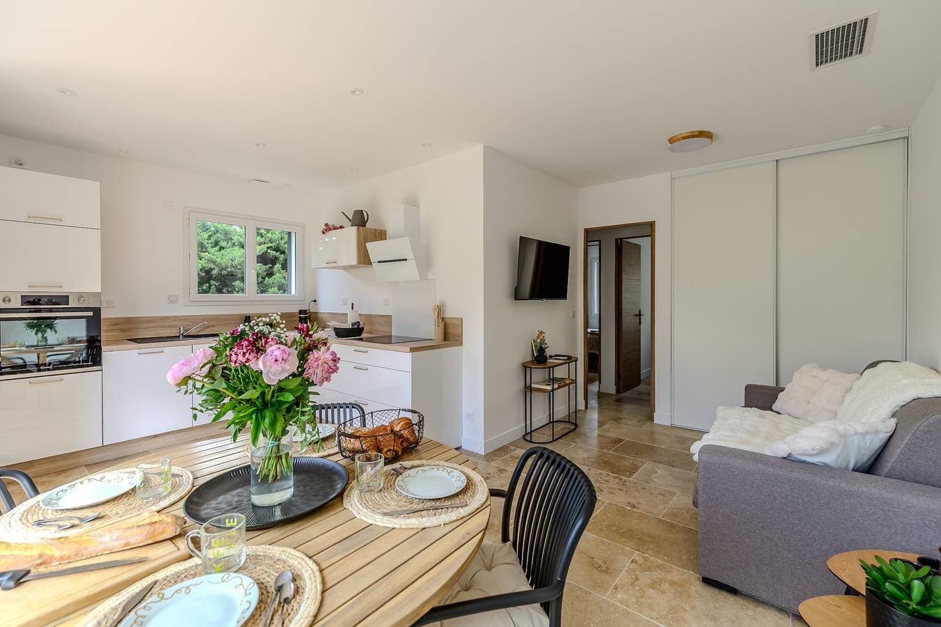 Foto 2 von 12: Ferienwohnung für 6 Personen mit Garten