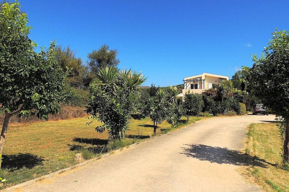 Foto 13 von 30: Villa Adelphi in der Nähe von Kalives. 2 Schlafzimmer, privater Pool, Aussicht und alle Annehmlichkeiten.