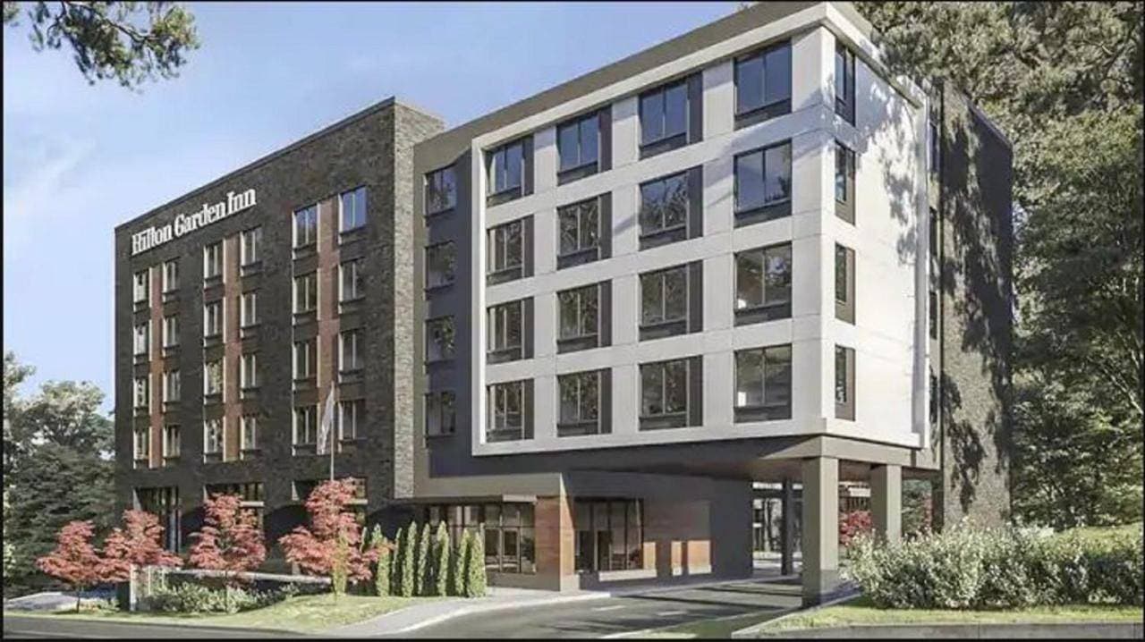Hilton Garden Inn Seattle Airport 1