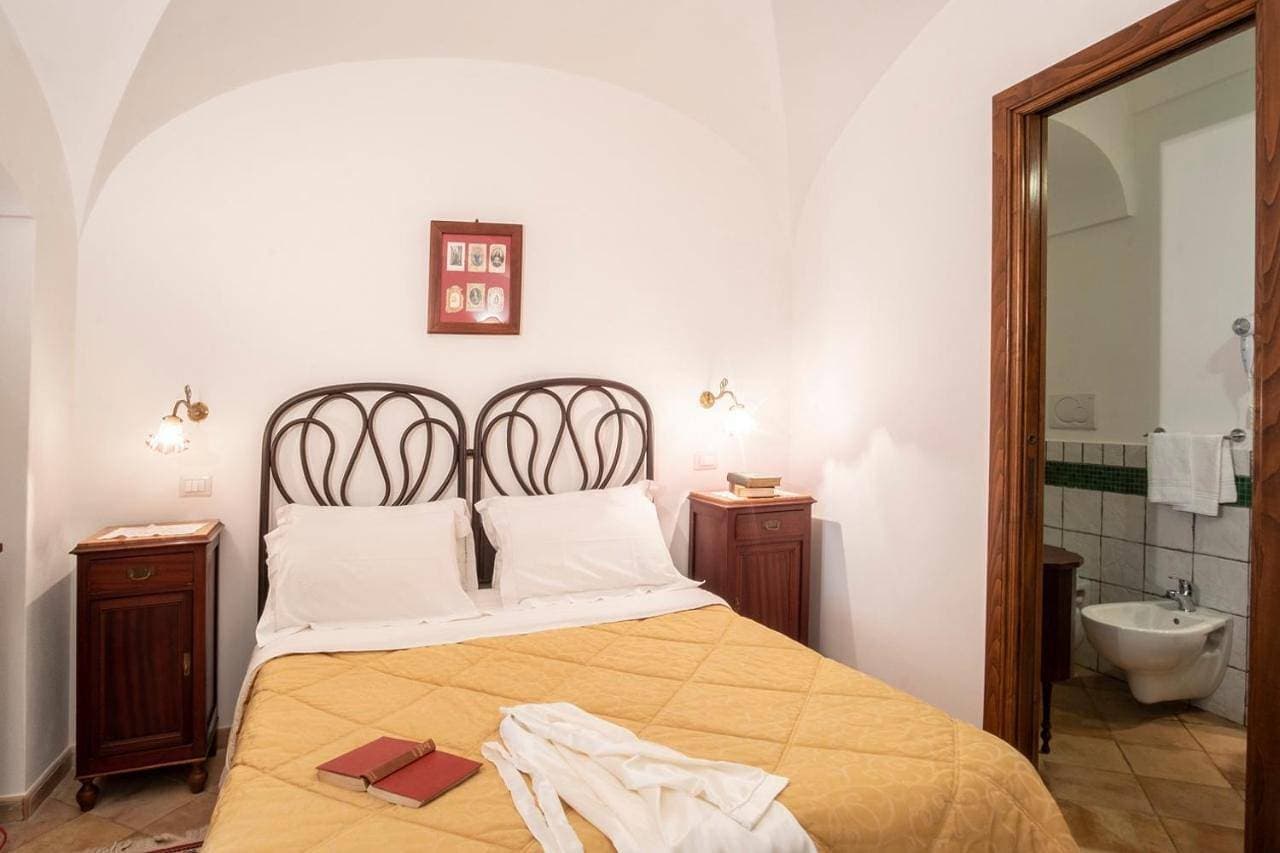 Foto 8 von 11: Double Room with Private Bathroom
