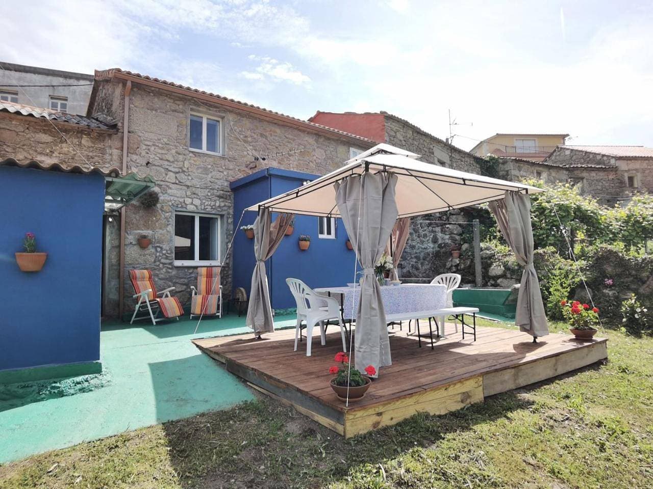 Foto 11 von 33: Three-Bedroom House