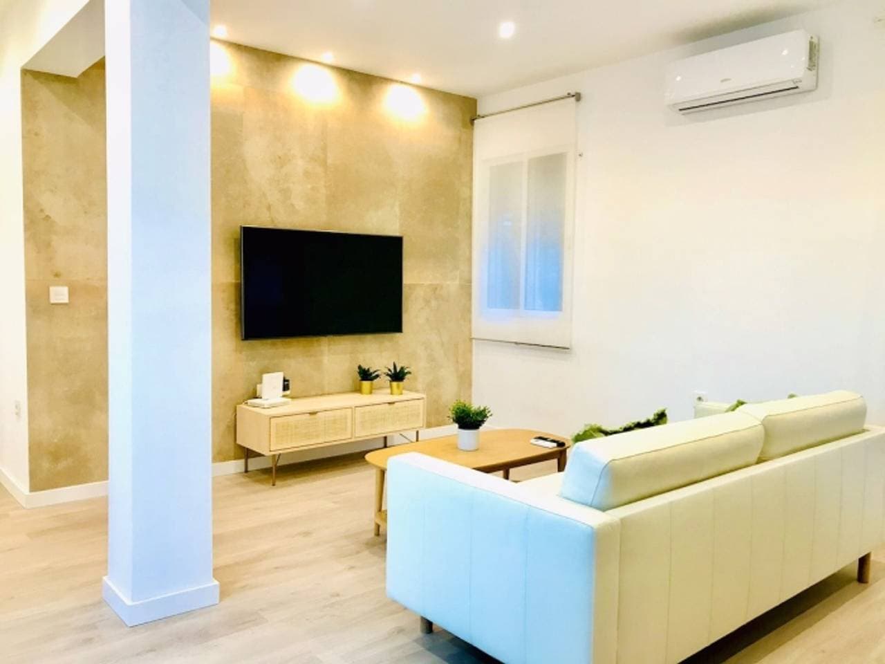 Moderne Wohnung in Málaga mit 2 Schlafzimmern 1