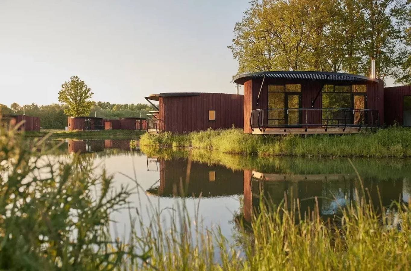 Chalet-Rückzugsort in Antoing, 95 m², Seeblick 1