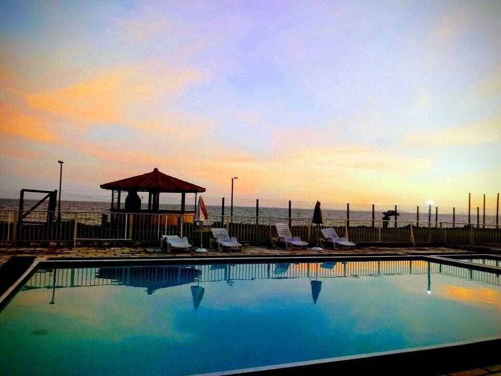 Foto 13 von 49: Rent Beachfront Chalet mit 2 renovierten Suiten Bad Pne