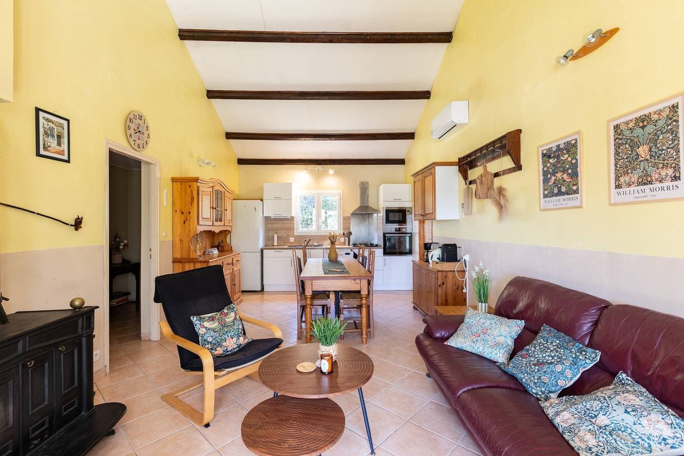 Foto 4 von 25: Familienfreundliches Ferienhaus mit Bergblick, gemeinsamer Terrasse und Klimaanlage