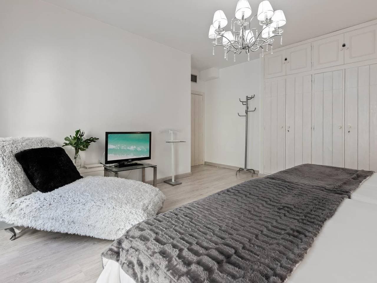 Foto 11 von 42: Ferienwohnung für 5 Personen mit Pool