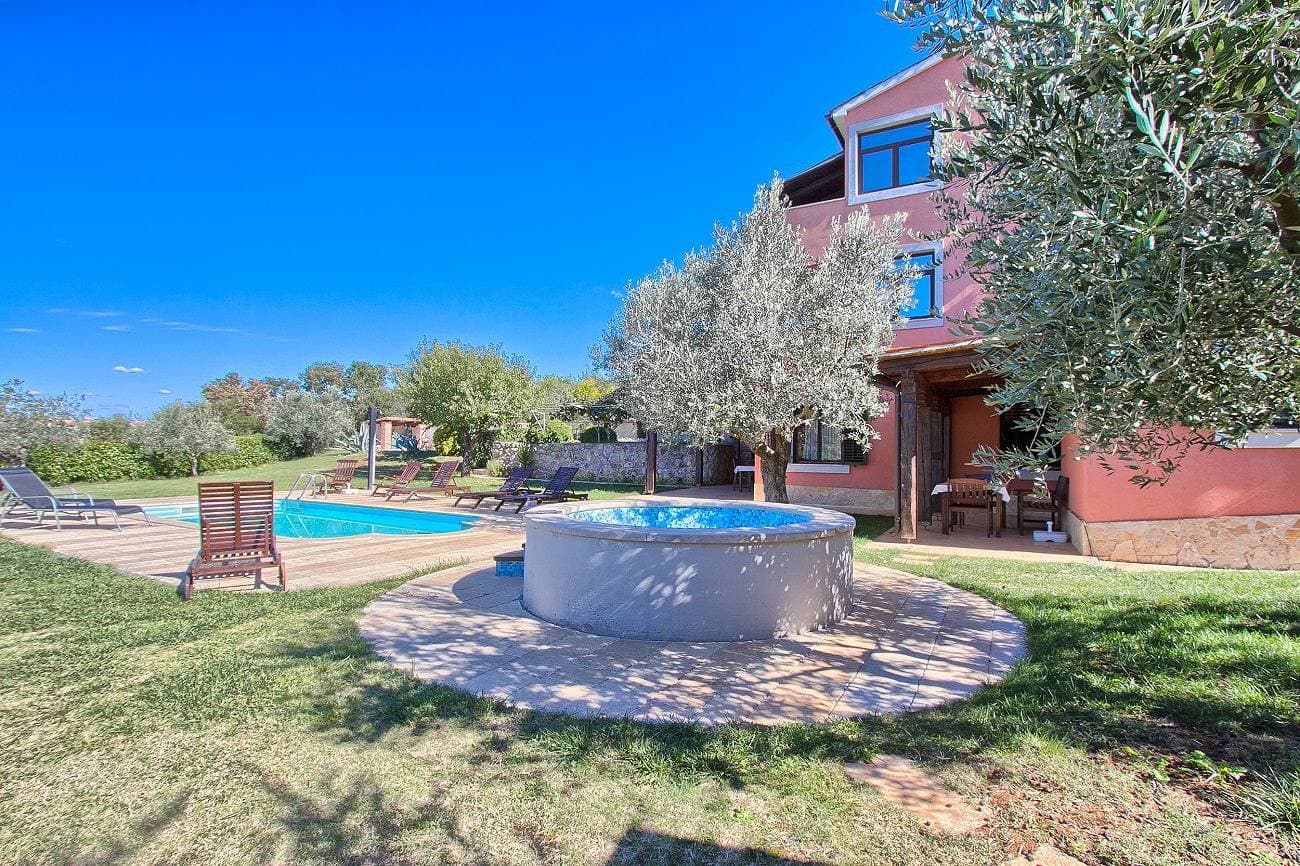 Foto 5 von 24: 400 Meter zum Strand mit Pool, Jacuzzi, Sonnenterrasse, Tischtennis