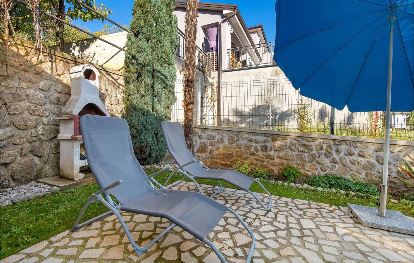 Foto 10 von 26: Gemütliche Ferienwohnung mit Terrasse, Klimaanlage und Parkplatz, 2 km vom Hundestrand entfernt