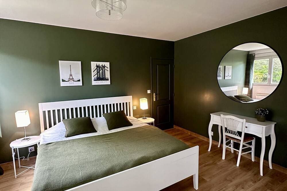 Foto 2 von 30: Villa-Superior-Ensuite mit Badewanne und Dusche-Meerblick