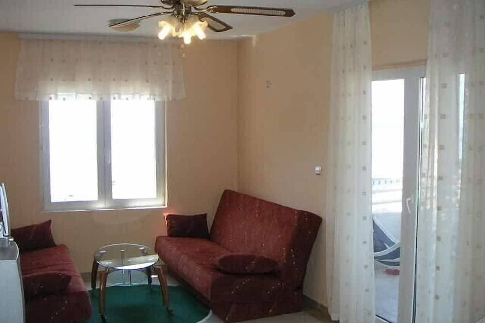 Foto 5 von 22: Panoramablick Wohnung in Rafailovici. 200 m von den Sandstränden.