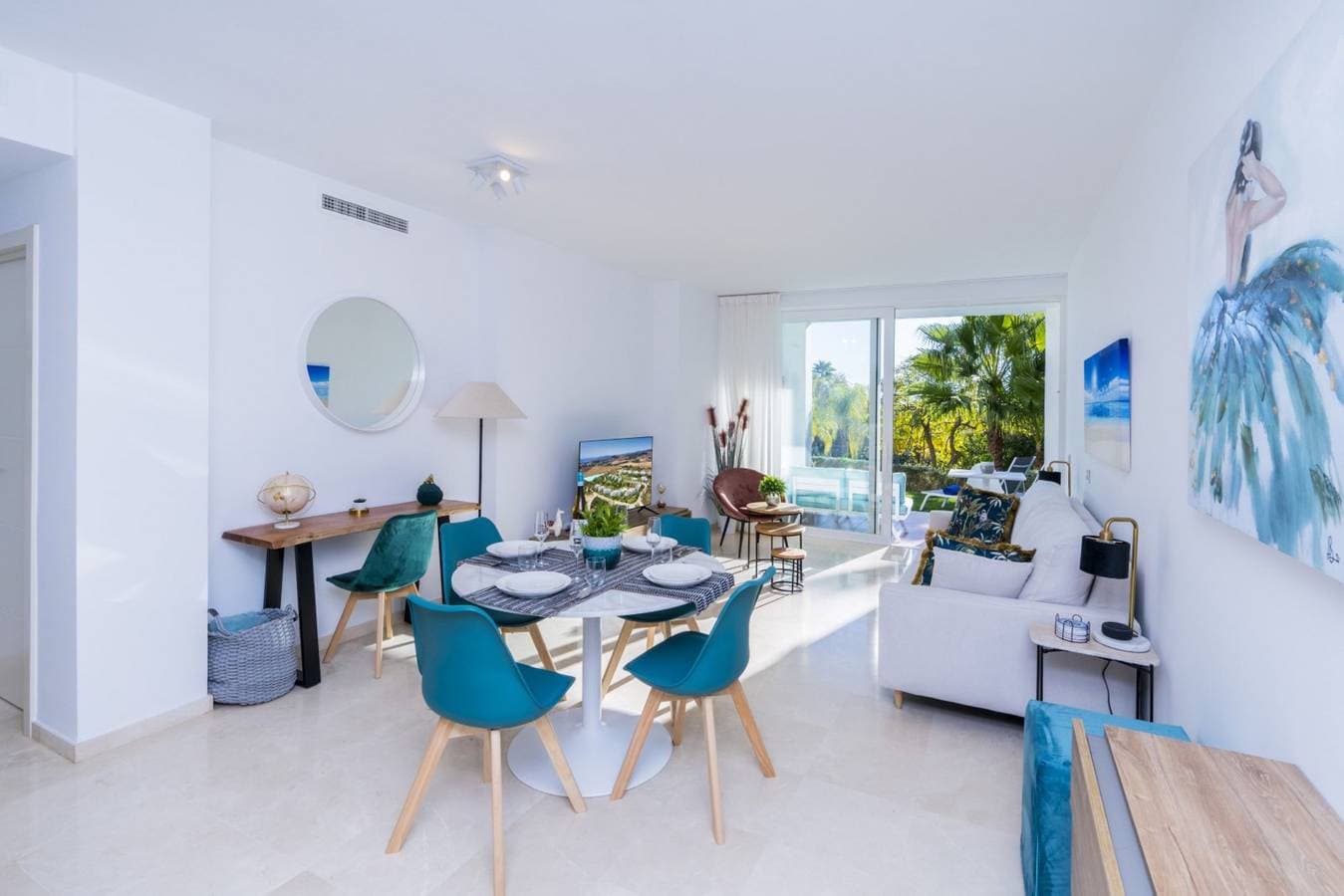 Foto 5 von 42: Stylish 2-Bed Apartment | Alcazaba Lagoon