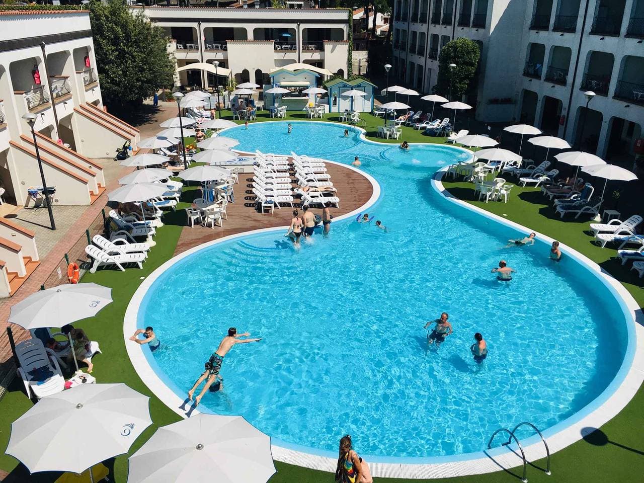 FerienWohnung mit Aussenpool 1