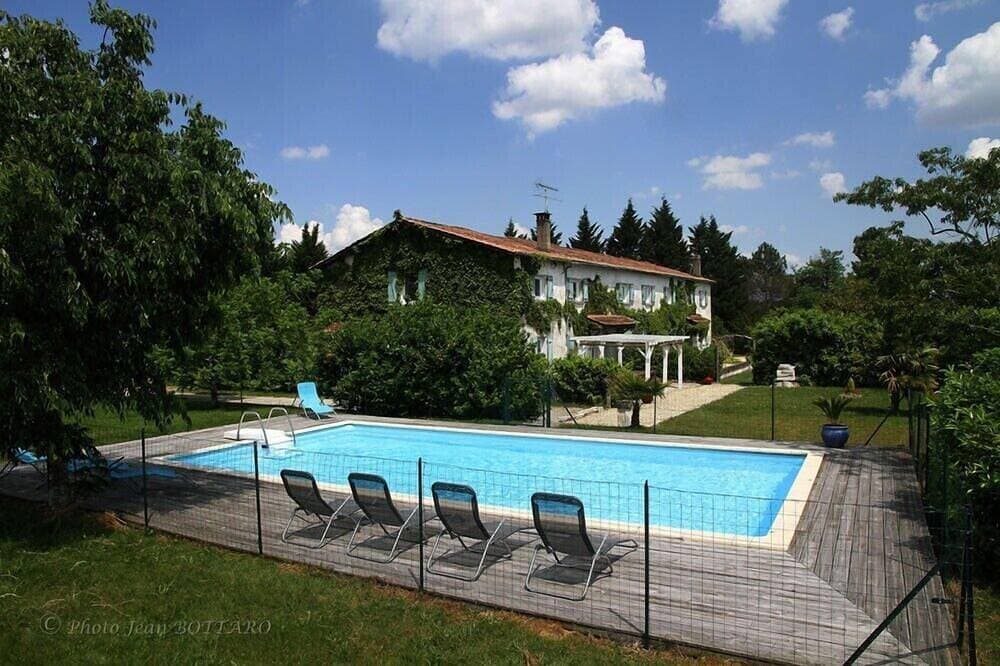 Ferienhaus Domaine du Couhourg Avensan 1