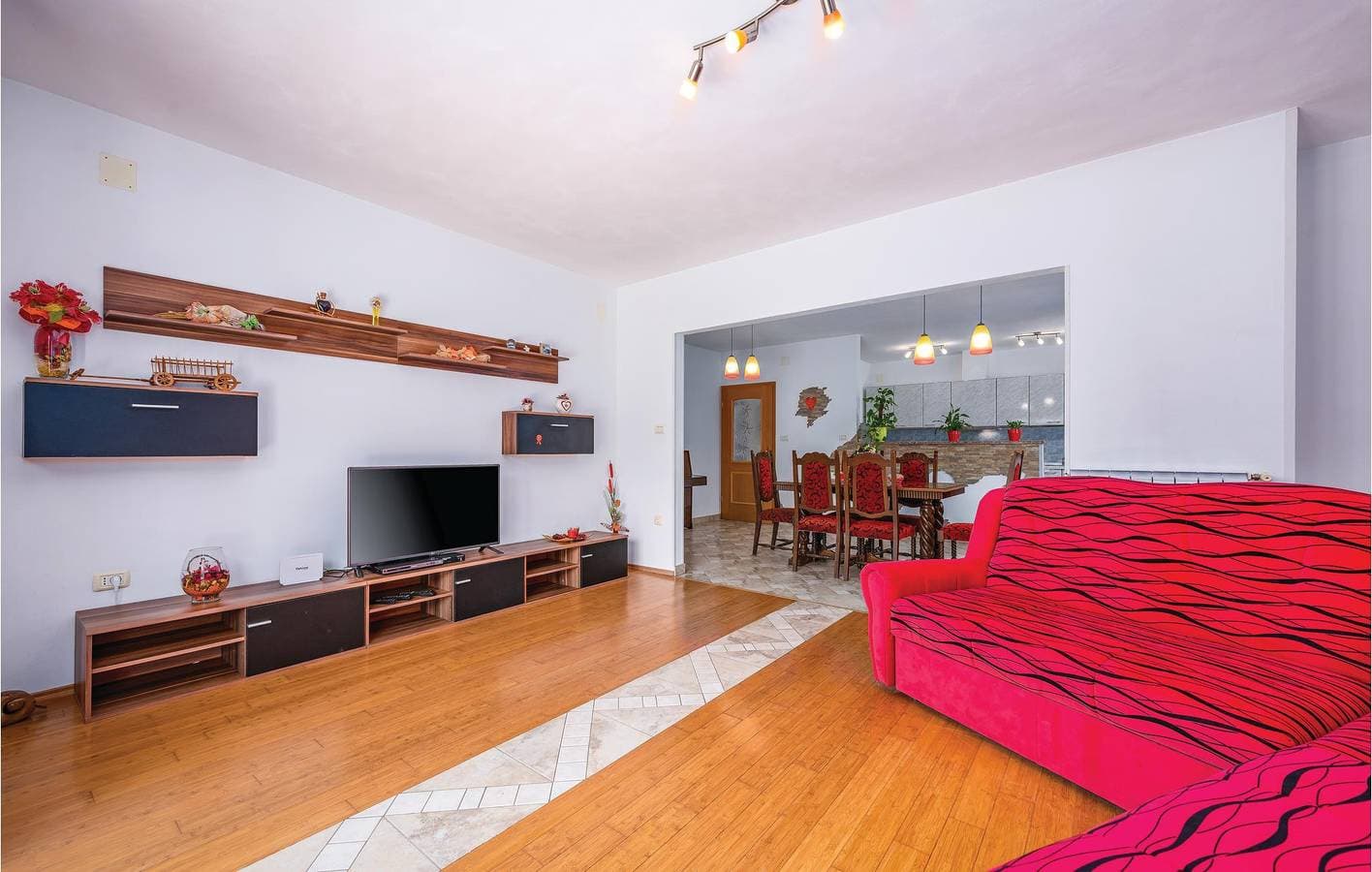 Foto 4 von 53: Sonnige 2-Zimmer-Wohnung mit Pool, WLAN und Terrasse