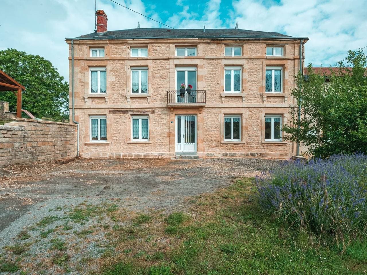Foto 5 von 23: Ferienhaus in der Landschaft von Nouart