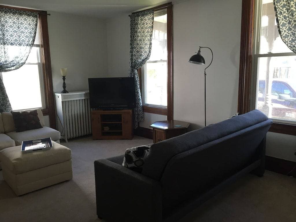 Foto 10 von 16: Große Wohnung im Herzen von Marquette W / Cable & WiFi!  Haustierfreundlich!