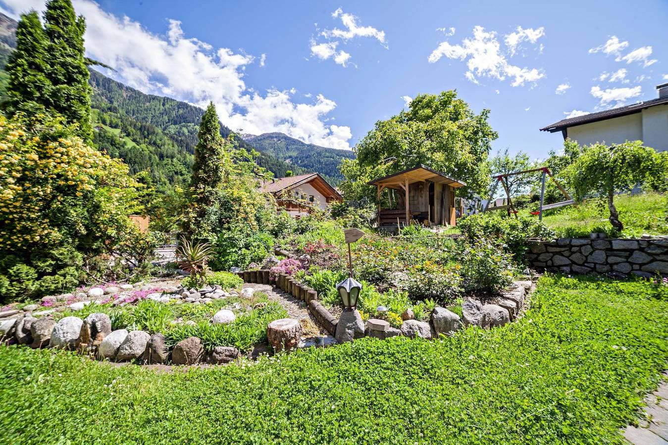 Foto 13 von 17: Ferienwohnung "Moosmair 1" mit Bergblick, WLAN, Terrasse & Garten