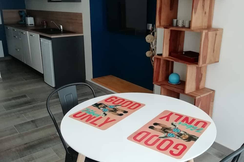 Foto 7 von 12: Place 28-Studio-Klassisch-Ensuite mit Bad-Strassenblick
