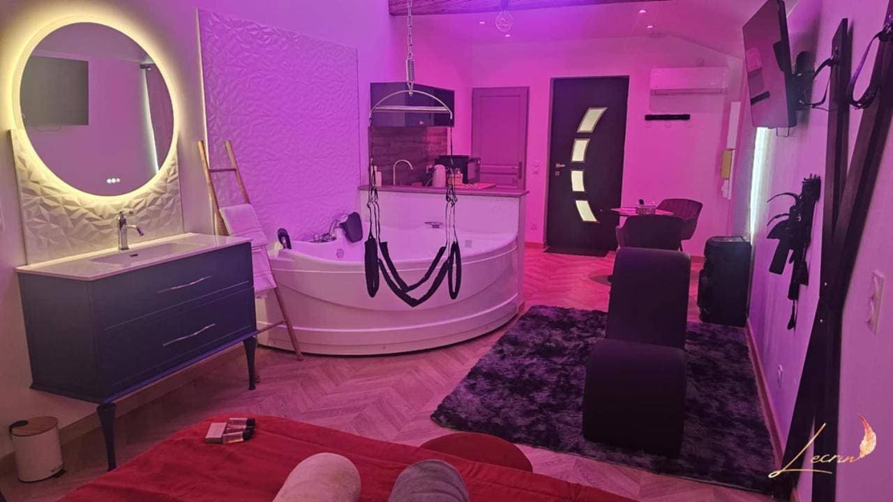 Foto 12 von 15: Double Room with Private Bathroom