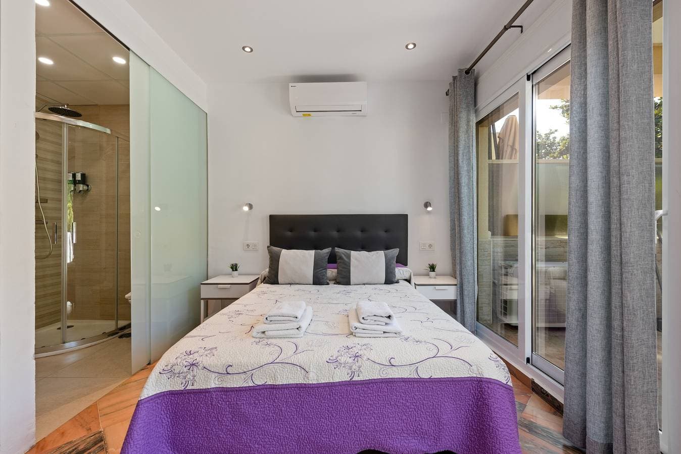 Foto 9 von 25: Einzimmerwohnung 'Romana Playa 203' mit Pool, privater Terrasse und WLAN