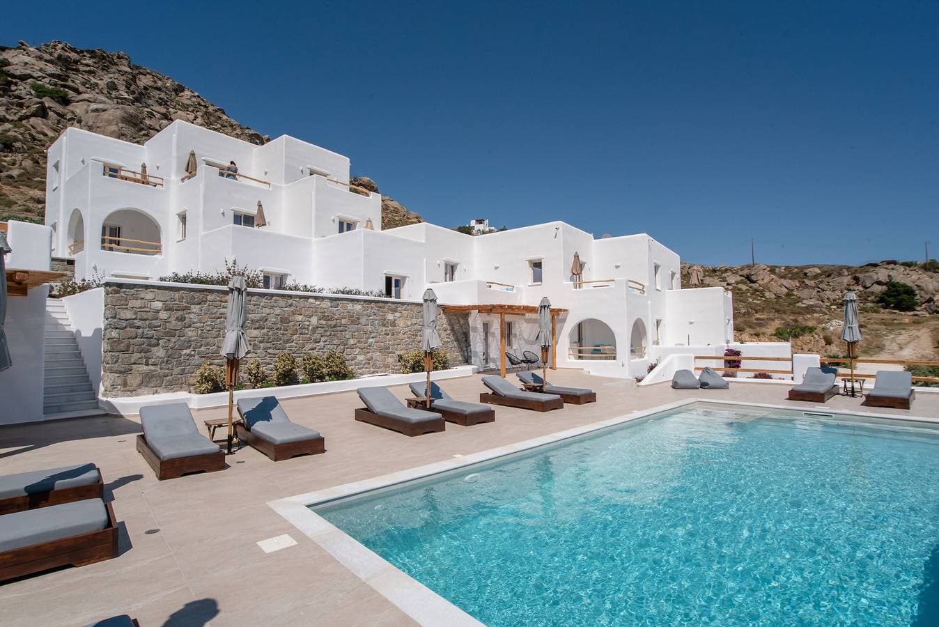 Foto 3 von 31: Ferienwohnung in einem Hotel 'Naxos Earth Suites Deluxe Double' mit Meerblick, WLAN und Klimaanlage